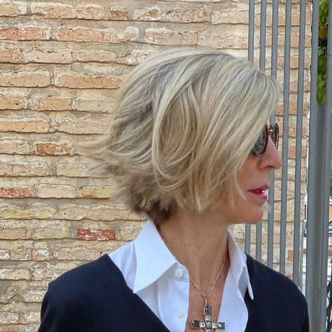 brillantbcn el December 6, 2022 Susi Rejano, Haircut For Older Women, Short Bob, Aging Gracefully, Hair Envy, Hair Dos, Beauty Makeup, Short Hair Styles, Hair Makeup