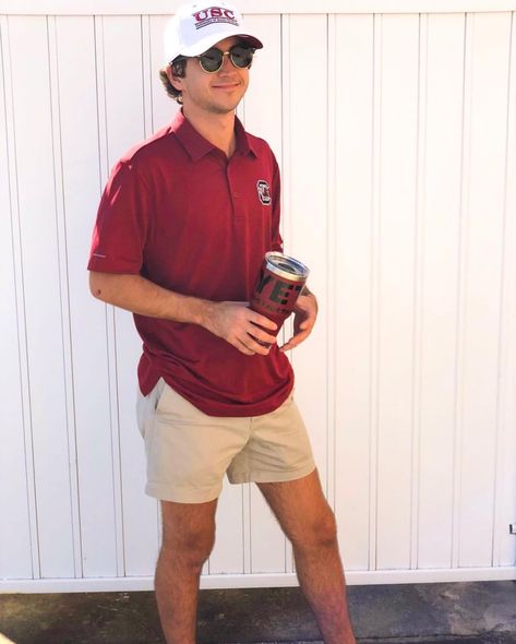 Mens Tailgate Outfit, 4th Of July Men’s Outfits, Mens Football Game Outfit, Gameday Outfit Men, Preppy College Outfits Guys, Frat Party Outfit Men, Frat Guy Outfits, Preppy Guy Outfits, College Guy Outfits