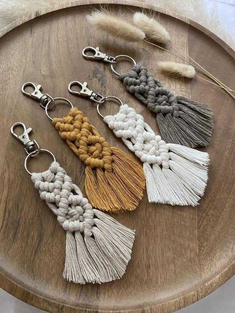 Macrame Packaging Ideas, Macrame Dream Catcher, Macrame Knot, Macrame Patterns Tutorials, Diy Macrame, Macrame Hanging, Macrame Ideas, Macrame Decor, Miniature Crafts