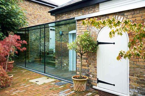 Using glass to create a link between two buildings is a great way to introduce light Glass Hallway, Link Extension, Glass Walkway, Cottage Extension, Glass Extension, Modern Extension, Glass Room, House Extension Design, Extension Designs