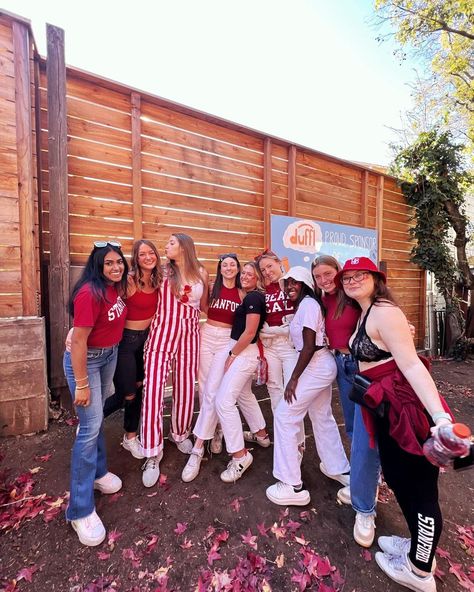 Stanford Graduation, Stanford College, College Kids, Stanford University, Dream College, Dream School, College Fun, Bad Day, Gameday Outfit