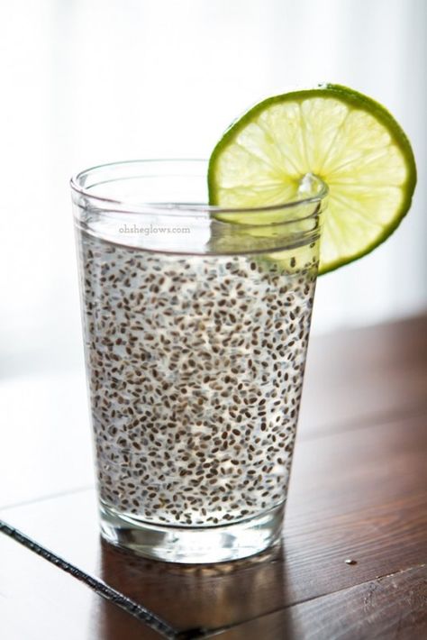 Chia Fresca made with chia seeds and coconut water. Chia Fresca, Natural Energy Drinks, Detox Waters, Chia Seed Recipes, Air Kelapa, Anti Dieting, Detox Tips, Living Healthy, Wedding Prep