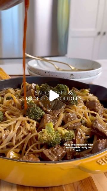 Nicole Keshishian Modic | KALEJUNKIE® on Instagram: "@kalejunkie SAUCY BEEF & BROCCOLI NOODLES! I am in New York right now and it feels like a hot summer day, BUT back at home in the Bay Area, it’s turning into fall and I am craving all the better-for-you comfort foods as the weather starts to change. For me, that usually means NOODLES—lots of noodles! This dish is a variation on my beef & broccoli recipe that you guys love, but with more sauce and lots of gluten-free rice noodles to soak it all up. In true KJ form, we prioritize protein for satiety and we have lots of broccoli for good measure. Veggies are important too:)⁣
⁣
Recipe serves 4-6⁣
12 oz gluten-free lo mein noodles (I used rice lo mein noodles)⁣
1 tb sesame oil⁣
1 1/2 lbs flank steak (or sirloin), sliced on the grain/cubed⁣
⁣ Beef Broccoli Noodles, Beef Broccoli Recipe, Prioritize Protein, Broccoli Noodles, Lo Mein Noodles, Beef Broccoli, Easy Foods, Protein Bowls, Beef And Broccoli