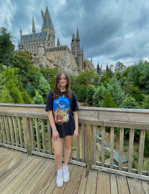 Universal Orlando Outfit Summer, Harry Potter Universal Outfit, Harry Potter Outfits For Universal, Universal Studios Outfit Summer, Outfits For Universal Studios, Universal Orlando Outfit, Harry Potter World Outfit, Universal Outfit Ideas, Universal Studios Outfit Ideas