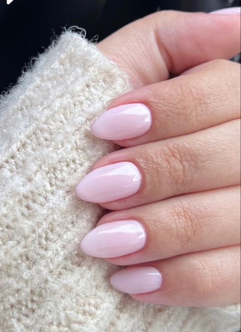 Pink Oval Nails, Pink Spring Nails, Almond Nails Pink, Pale Pink Nails, Designs For Short Nails, Baby Pink Nails, Trendy Shades, Light Pink Nails, Smink Inspiration