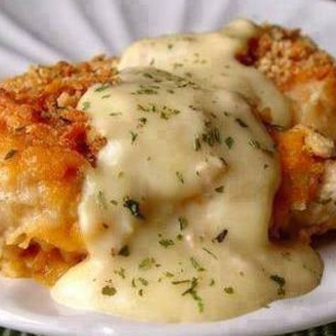 Ritz cracker chicken Recipe 3 | Just A Pinch Recipes Crispy Cheddar Chicken, Ritz Cracker Chicken, Cracker Chicken, Crispy Chicken Recipes, Cheddar Chicken, Cheddar Cheese Soup, Diner Recept, Baked Chicken Breast, Cheese Soup