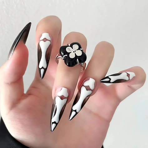 Halloween Nails
Nail Art
Fake Nails
Nail Designs
DIY Manicure
Spooky Nails
2024NailTrends
Festive Nails
Halloween Beauty
Nail Inspiration Long Pointed Nails, Halloween Press On Nails, Black Gradient, Skull Pattern, Pink Pumpkins, Fake Nail, Nail Patterns, Nail Length, Halloween Nail