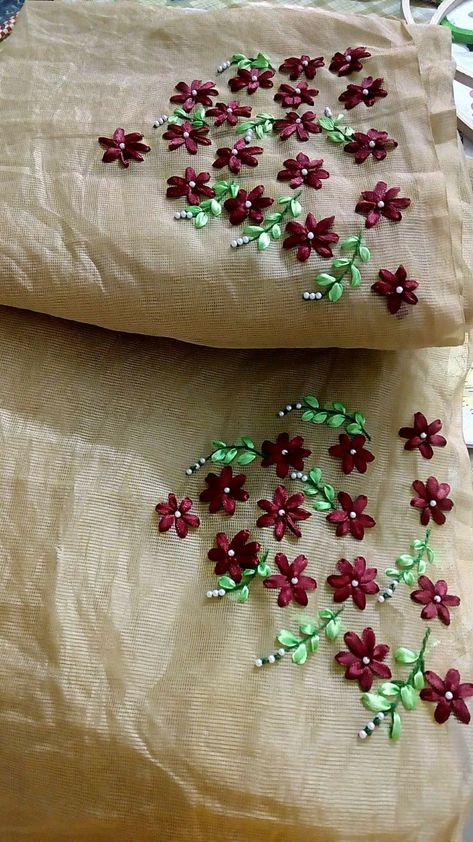 Ribbon Embroidery On Kurtis, Satin Work Embroidery, Ribbon Embroidery Blouse Designs, Ribbon Embroidery Saree Design, Ribbon Embroidery Saree, Arab Eid Outfits, Hand Embroidery Designs For Sarees, Eid Outfits Pakistani 2020, Simple Eid Outfits