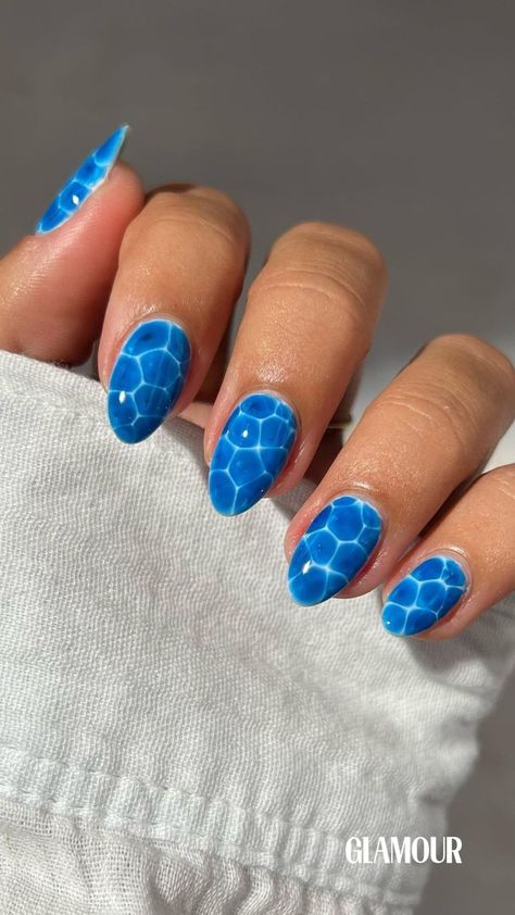 Pool Nail Art, Octopus Nails, College Nails, Fall Nails Designs, Pool Nails, Beach Themed Nails, Crackle Nails, August Nails, Water Nails