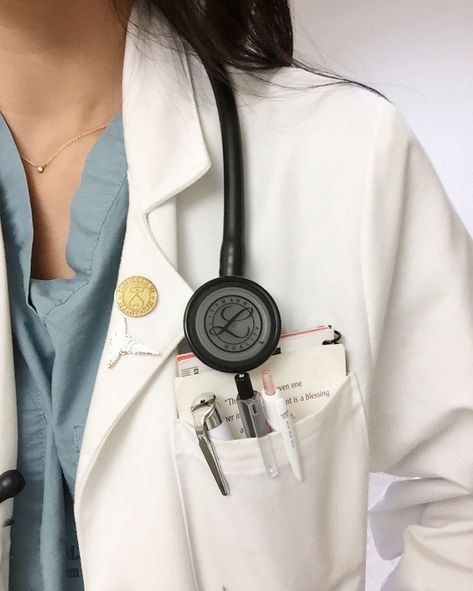 Doctor Quotes Medical, Medical Quotes, Aesthetic Doctor, Medical School Life, Nurse Aesthetic, Medical Student Motivation, Doctor Outfit, Med School Motivation, Medical Wallpaper