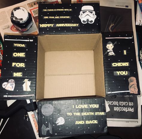 Star Wars Presents For Boyfriend, 2 Year Anniversary Gifts For Him Boyfriend Diy Cute Ideas, 2year Anniversary Gift For Him, Star Wars Gifts For Boyfriend, Star Wars Gift Basket, Star Wars Gift Box, Diy Star Wars Gifts, Star Wars Themed Gifts, 2 Year Anniversary Gifts For Him