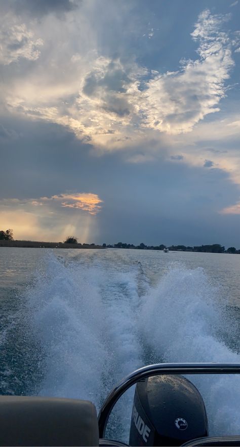 Coming home after a long day on the water. Sunsetting on water. Boat waves Boat Playlist Cover, On A Boat Aesthetic, Boat Ride Aesthetic, Boat Day Aesthetic, Boat Riding, Jet Skies, Boat Beach, Summer Boats, Dream Boat