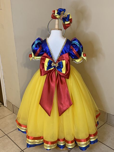 Couple Costumes Disney, Costumes Disney Princess, Sleeping Beauty Dress, Rapunzel Dress, Disney Dress Up, Trendy Dresses Summer, Couple Costumes, Kids Dress Patterns, Disney Princess Dresses