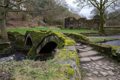 The 20 Best Villages in Lancashire Old Bridges, Theme Nature, Stone Bridge, Old Bridge, Nature Aesthetic, Pretty Places, Green Aesthetic, Pretty Pictures, Secret Garden