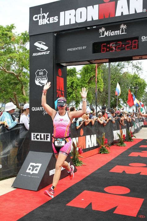 Ironman Finish Line, 70.3 Ironman, Ironman 70.3, Ironman Women, Iron Man Marathon, Ironman Aesthetic, Aesthetic Iron Man, Triathlon Aesthetic, Iron Man Triathlon