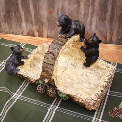 $39.99 (for oven mitts) - Check out the deal on Three Bears Log Basket at Cabin Place Bear Bathroom Decor, Black Bear Decor, Log Basket, Black Bear Cub, Bear Cabin, Rustic Baskets, Black Forest Decor, Log Home Decorating, Log Cabin Decor