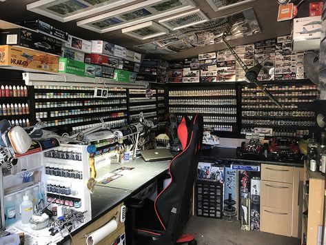 Image Hobby Room Ideas, Hobby Workstation, Hobby Room Design, Paint Desk, Room Ideas For Men, Hobby Cnc, Hobby Desk, Electronic Workbench, Work Benches