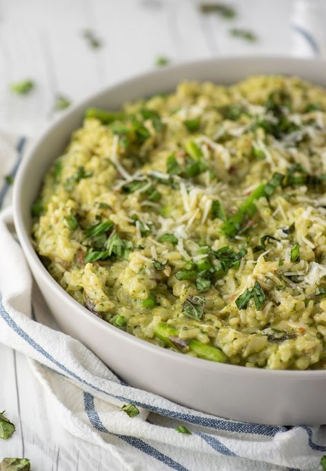 Risotto loaded with homemade pesto, asparagus, cheese and chicken make this dish the perfect Italian comfort food that's easy to put together. #pestorisotto #pestorisottowithchicken #risottorecipe #risotto #italianrisotto | chiselandfork.com Pesto Asparagus, Asparagus Cheese, Pesto Risotto, Risotto With Asparagus, Risotto Recipes Chicken, Chicken Risotto, Italian Comfort Food, Risotto Recipe, Homemade Pesto