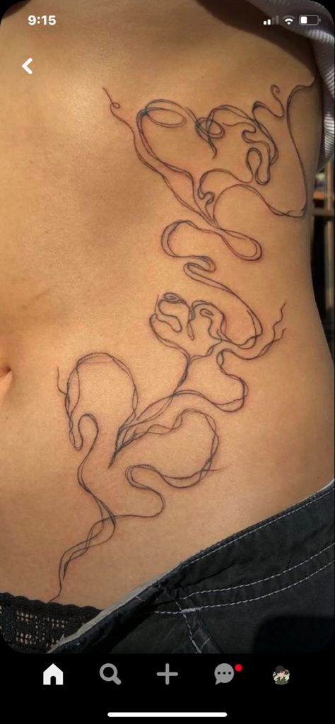 Side Belly Tattoo Men, Women Torso Tattoo, Torso Tattoos For Women, Fye Tattoos, Side Body Tattoos, Lower Stomach Tattoos, Stomach Tattoos Women, Rose Tattoos For Women, Belly Tattoo