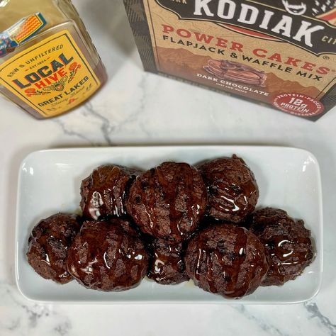 Chocolate Cookies With Kodiak Pancake Mix Kodiak Pancake Mix Cookies, Pancake Mix Cookie Recipe, Box Mix Recipes, Pancake Mix Cookies, Waffle Mix Recipes, Pancake Mix Muffins, Banana And Honey, Kodiak Pancakes, Chocolate Waffles