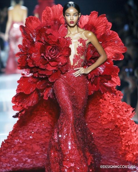 Garden Haute Couture, Flower Couture Dress, Rose Inspired Dress, Red Gala Dresses, A Lexicon Of Fashion, Flower Couture, Red Lace Gown, Hunger Games Fashion, Red Runway