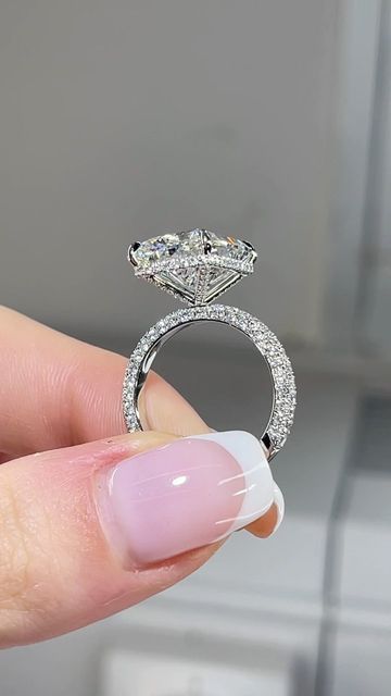 Forever Diamonds NY on Instagram: "The diamonds on this handcrafted piece sparkle and shine, making it truly one-of-a-kind 💍 #diamondring #engagementring #handcrafted #radiantdiamond" Forever Diamonds Ny, Sparkle And Shine, Radiant Diamond, Bling Jewelry, Bling Bling, Diamond Ring, Wedding Rings, Diamonds, Sparkle