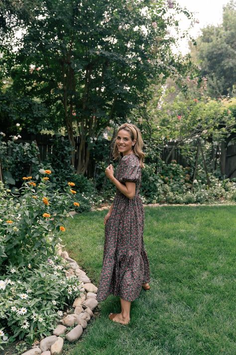 Garden Chic Outfit, Julia Berolzheimer Fall, Dusty Pink Style, Julia Berolzheimer, Gauze Dress, Dresses To Wear, Fall Dress, Dress Code, Spring Summer Outfits