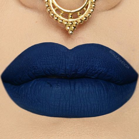 Navy Blue Lipstick, Color Guard Makeup, Gradient Lips, Vibrant Makeup, Lip Art Makeup, Blue Lipstick, Makeup Hacks Tutorials, Blue Lips, Lipstick Kit