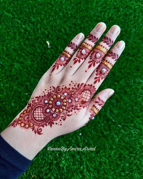 Henna Wedding Maroon, Henna Maroon, Wedding Maroon, Henna Mendhi, Henna Style Tattoos, Henna Wedding, Tato Henna, Mehndi Style, White Henna