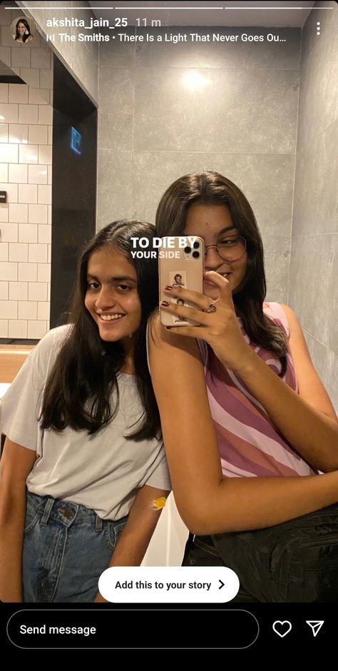 Insta Story Ideas With Bestie, Best Friend Story Instagram Ideas, Story Spam Instagram, Instagram Story Ideas With Bestie, Story With Friends Instagram, Mirror Selfie With Bestie, Music Suggestions Instagram Story, Sisters Photoshoot Poses, Instagram Captions For Friends