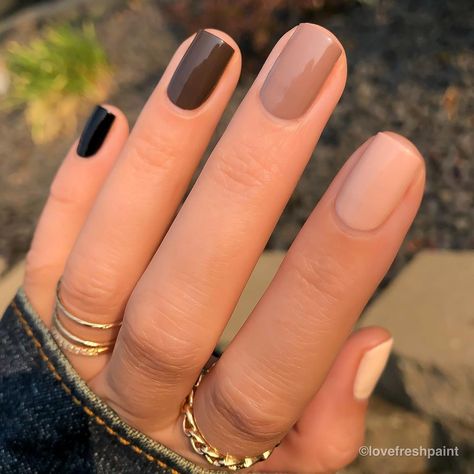 Crystal - Manicure Inspiration’s Instagram profile post: “Chocolate Chip Ombré 🍪 I haven’t done a tonal manicure in a while! If you want me to do a certain color family next time let me know! 🗣…” Nude Gel Nails Short, Fun Neutral Nails, Nail Men, Nail Glue Remover, Light Colored Nails, Colored Nail Tips, Nail Goals, Mens Nails, Semi Permanente