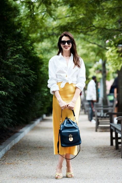 Polo Ralph Lauren Outfits, Anne Hathaway Style, How To Look Expensive, Clothing Haul, Yellow Skirt, Anne Hathaway, Ralph Lauren Outfits, Personal Brand, Life Tips