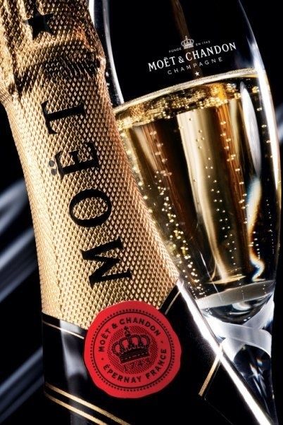 Champagne Moet, Raspberry Mojito, Moet Chandon Champagne, Moët Chandon, Champagne France, Champagne Taste, Sparkling Wine, Mojito, Voss Bottle