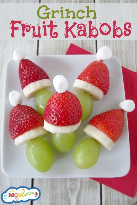 Fruit & More – Over 20 Non-Candy Healthy Kid’s Christmas Party Snacks Grinch Fruit, Grinch Fruit Kabobs, Grinch Kabobs, Healthy Christmas Snacks, Christmas Party Snacks, Healthy Holiday Treats, Decorações Com Comidas, Fruit Kabobs, Christmas Fruit