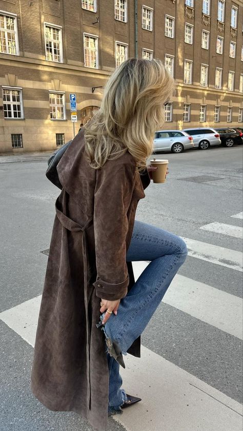 Womens Trench Coat, Trendy Fall Fashion, Brown Trench Coat, Womens Outfit, Trendy Coat, Autumn Fits, Corporate Outfits, Brown Coat, Coat Outfits