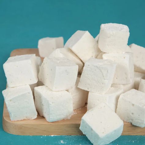 Vanilla Marshmallow Recipe, Homemade Marshmallow Recipe, Homemade Marshmallow, Vanilla Bourbon, Vanilla Marshmallows, Recipes With Marshmallows, Homemade Marshmallows, Dessert Sauces, Christmas Baskets