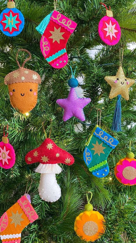 Felt Artist & Colour Enthusiast 🎨🌈 (@hayleyvictory) • Instagram photos and videos Bright Colour Christmas Decor, Peruvian Christmas Tree, Diy Small Ornaments, Nutcracker Diy Ornaments, Quirky Christmas Decorations, Felt Christmas Ornaments Patterns Free, Felt Christmas Crafts, Felt Tree Ornaments, Diy Felt Ornaments