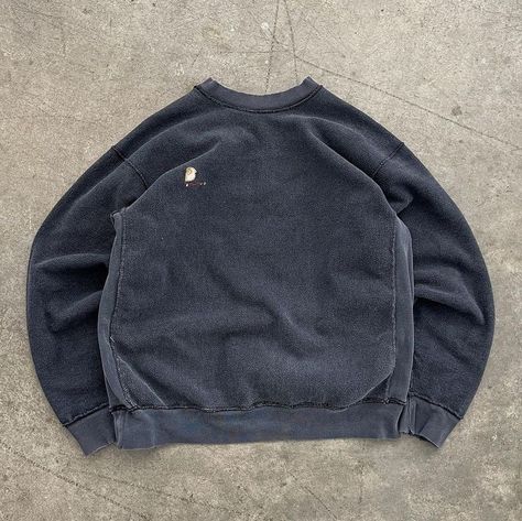 Carhartt Crewneck, Levis Outfit, Streetwear Aesthetic, Vintage Carhartt, Streetwear Men Outfits, Dream Clothes, Retro Outfits, Hoodie Design, Types Of Fashion Styles