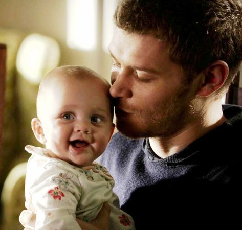 Klaus Mikaelson And Hope, Baby Hope Mikaelson, Klaus And Hope, Antique Quotes, Hayley And Klaus, Diary Movie, Tv Moms, Vampire Diaries Poster, The Originals Tv