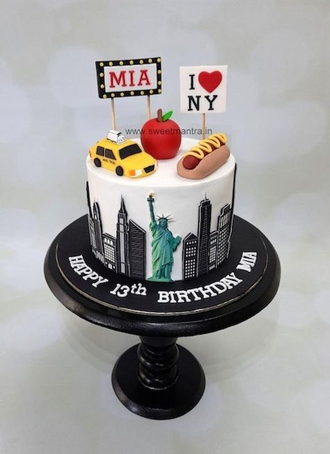 Nyc Theme Birthday Party, I Love New York Party Theme, Nyc Cake Ideas, New York Cake Ideas, New York Theme Cake, New York Birthday Theme Cakes, Birthday Cake Nyc, Nyc Bday, Zoe Cake