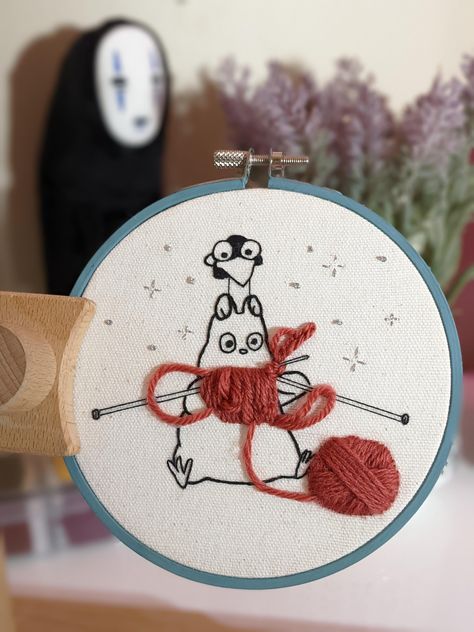 Studio Ghibli Crafts, Ghibli Studio, Hoop Embroidery, Insta Ideas, Hand Embroidery Projects, Textile Fiber Art, Sewing Embroidery, Cute Embroidery, 자수 디자인