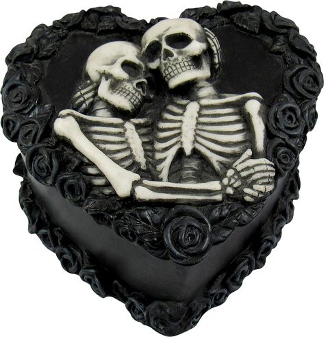 Lovers Embracing, Gothic Cake, Tårta Design, Skeleton Lovers, Gothic Skeleton, Lovers Embrace, Jewelry Goth, Skull Wedding, Goth Wedding