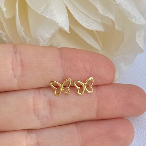 Baby Earings Ideas Gold, Butterfly Gold Earrings, Outline Butterfly, Ear Studs Design, Stud Gold Earrings, Earrings For Kids, Earrings Kids, Small Earrings Gold, Stained Glass Earrings