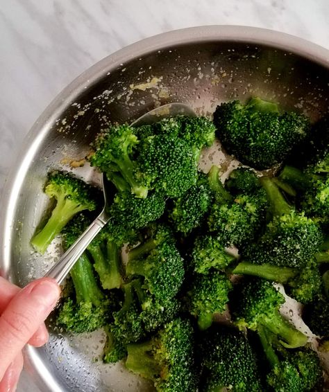 Sauce For Steamed Broccoli, Restaurant Style Broccoli, Broccoli Recipes Stove Top, Garlic Broccoli Recipes, Buttery Broccoli, Garlic Butter Broccoli, Broccoli In Garlic Sauce, Boiling Broccoli, Steamed Broccoli Recipes