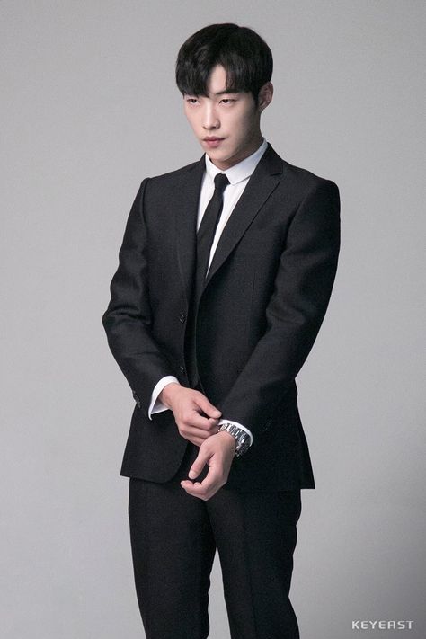 Woo Do Hwan [171020] Mad Dog poster shoot behind Woo Dohwan, Woo Do Hwan, Sung Kang, Korean Fits, Eternal Monarch, Woo Bin, Kim Woo Bin, Dog Poster, Mad Dog