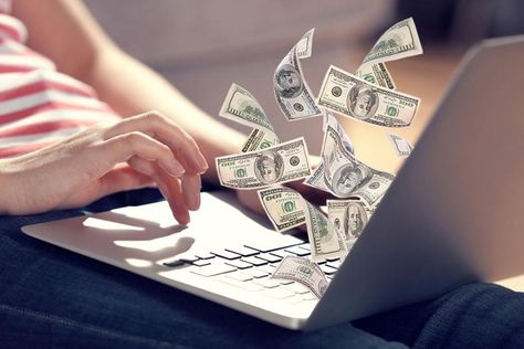 10 Wildly-Successful Blogs That Earn Outlandish Incomes John Depp, Secret Websites, Teen Money, Side Money, Earn More Money, Ways To Earn Money, Make Money Fast, Successful Blog, Extra Cash