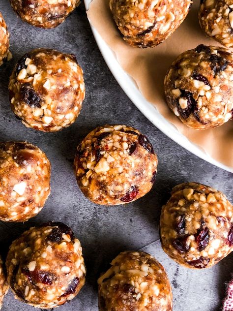 These Trail Mix Energy Balls are a quick meal prep for a delicious and energizing snack throughout the week. Cranberry Uses, How To Cook Liver, Quick Meal Prep, Dried Pineapple, Nut Free Recipes, Bon Appetite, Quick Meal, Energy Balls, Trail Mix