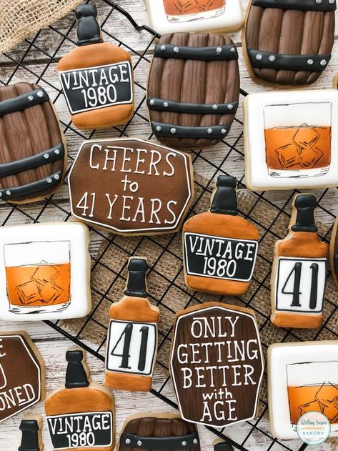 bourbon cookies, whiskey cookies Whiskey Theme Party, Whiskey Cookies, Cookies For Birthday, Bourbon Cookies, 50th Birthday Party Themes, 30th Birthday For Him, 60th Birthday Party Decorations, Vintage Bakery, Bourbon Tasting