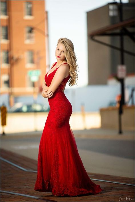 Prom Dress Blonde Hair, Formal Photography, Prom Pictures Group, Prom Photography Poses, Dress Portrait, Prom Goals, Prom Picture Poses, Dubuque Iowa, Homecoming Pictures