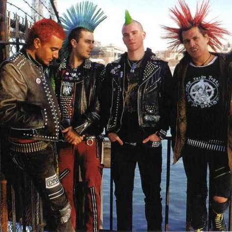 This list of the top street punk bands in the world includes all musicians who have released recordings that have gotten distribution, and is an up-to-date list. Description from ranker.com. I searched for this on bing.com/images 80s Punk Fashion, Punk Fashion Diy, 90s Punk, 80s Punk, Punk Men, Punk Culture, Street Punk, Riot Grrrl, Punk Hair